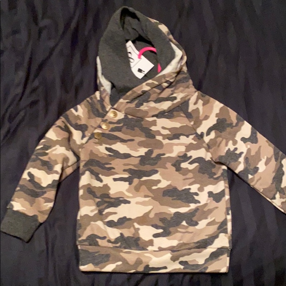 New 2T Camo hoodie